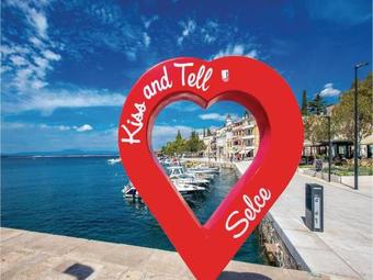 Two-bedroom Apartment In Krasica