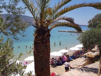 Hotel Plataria Seaside Resort