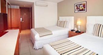 Real Colonia Hotel And Suites