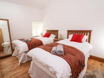 Bwthyn Derrick, Llandysul