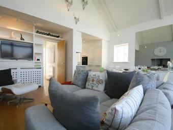 Sparrow Hawk House, Somerford Keynes