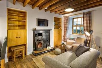 Stoat Cottage At Staveley