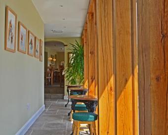 Posada The Drayton Crown