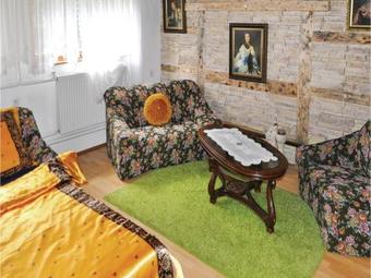 Three-bedroom Holiday Home In Smizany