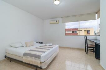 Hotel Axis Inn By Geh Suites