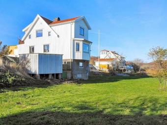 Three-bedroom Holiday Home In Fjell