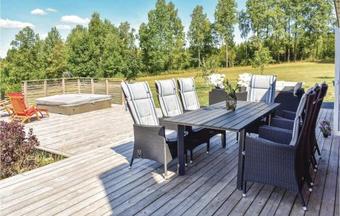 Two-bedroom Holiday Home In Skillingaryd