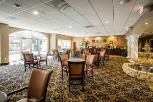 Hotel Comfort Inn & Suites