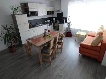 Apartamento Komfortappartement-5-mit-2-schlafzimmern-und-terrasse