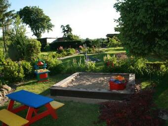 Cozy Apartment In Robertsdorf With Garden