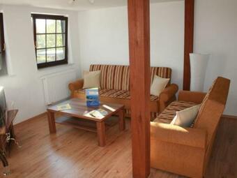 Beautiful Apartment In Robertsdorf With Garden