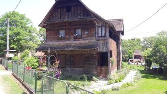 Apartments Kuvarna