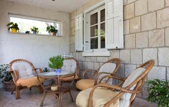 Holiday Home Stone Garden