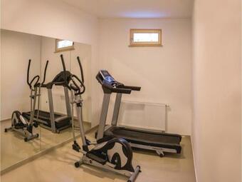 Five-bedroom Holiday Home In Glavina Donja