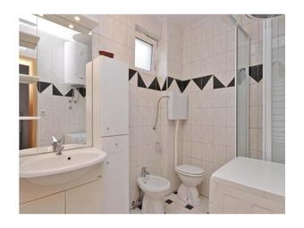 Apartment Donji Karin 10