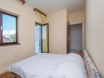 Three-bedroom Apartment In Zaboric