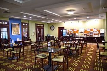 Holiday Inn Express Hotel & Suites St Charles