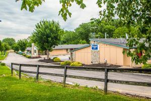 Hotel Rodeway Inn Saint Charles