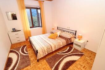 Apartment ?esvinica Ston