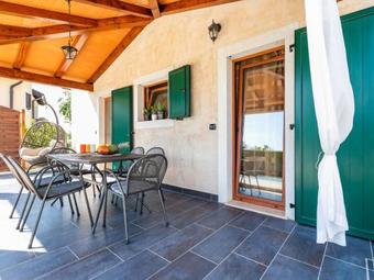 Holiday Home Poli Murvu