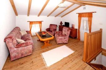 Villa Mona Lisa In Smoljanci (haus F�r 7-9 Personen)