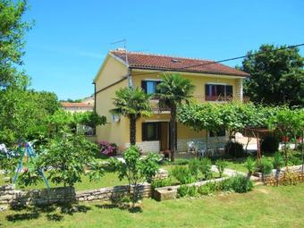 Holiday Home Karla (roj305)