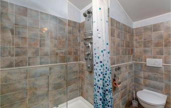 Six-bedroom Holiday Home In Visnjan