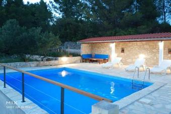 Apartamentos Tennis Court Studio Slivje With Pool