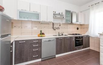 Two-bedroom Holiday Home In Sibenik