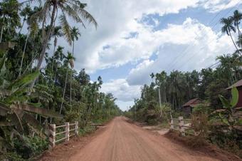 Prithy & Mutta (community Homestay Chansor 4)