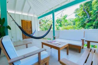 Blue Waters Hotel And Apartments