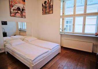 Amazing Town Hall Square View Apartment With Jacuzzi