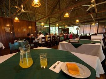 Albergue Sandoval Lake Lodge