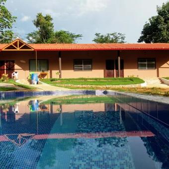 Albergue Hostal Los Laureles