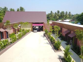Myint Mo Hotel