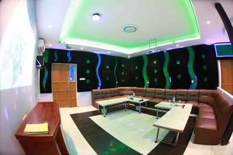 The Floral Breeze Wun Zin Hotel