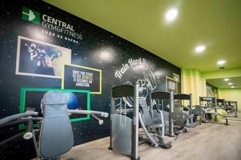 Central Hotel, Fitness And Spa