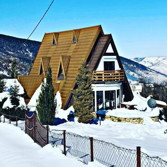 Hostal Vila Damaja-pelister