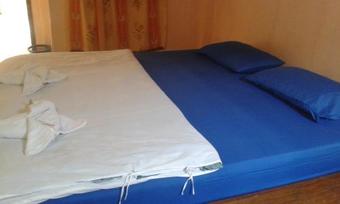 Hostal Phoy Lathda Guesthouse