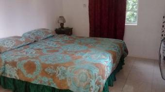 Hostal Vivienne's Guest House & Hostel