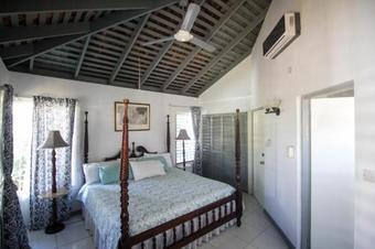 Beach Villa Yellow Canary