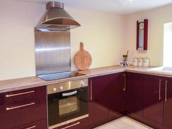 Whispering Willows - The Thatch, Carndonagh