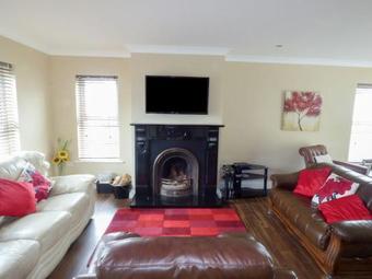 Lakehouse Hotel Cottage 10