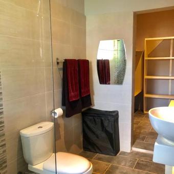 Lukas Luxury Garden Apartment