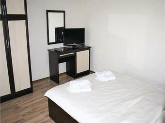 Three-bedroom Holiday Home In Iskra Village