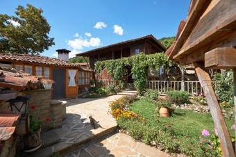 Hostal IV Guest House