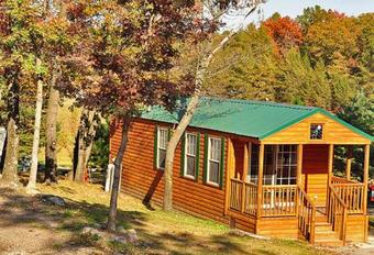 Arrowhead Camping Resort Deluxe Cabin 6