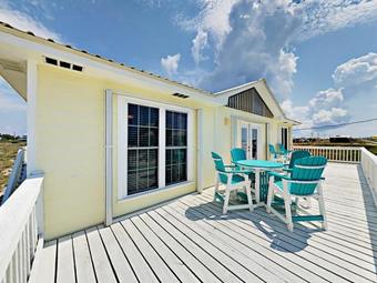 Between The Gulf & The Bay Home