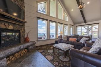 Cozy Luxury Cabin For Groups