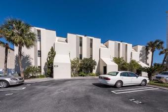 Jacksonville Sea Spray 2b, Beachfront, 1 Bedroom, Sleeps 2